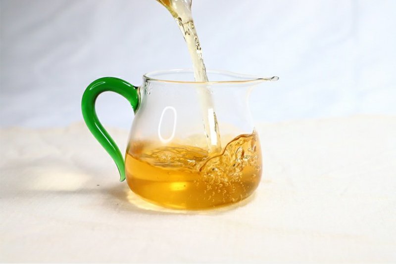 高货冰岛片区2019年明前早春茶357g生茶饼茶