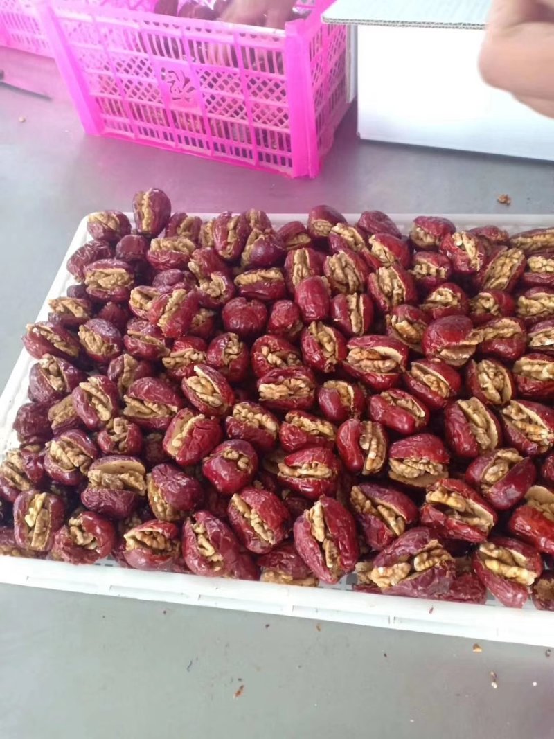 新疆维吾尔自治区的和田地区皮山县巴什兰干乡的杏干
