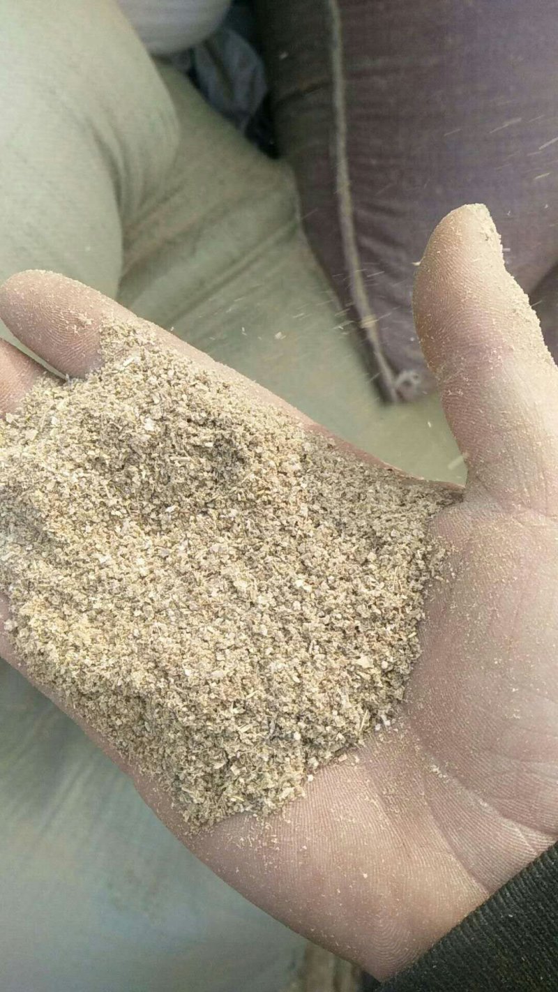 玉米芯棉籽壳棉渣麸麦秆稻草玉米秸秆豆秆花生秸秆玉米芯颗粒