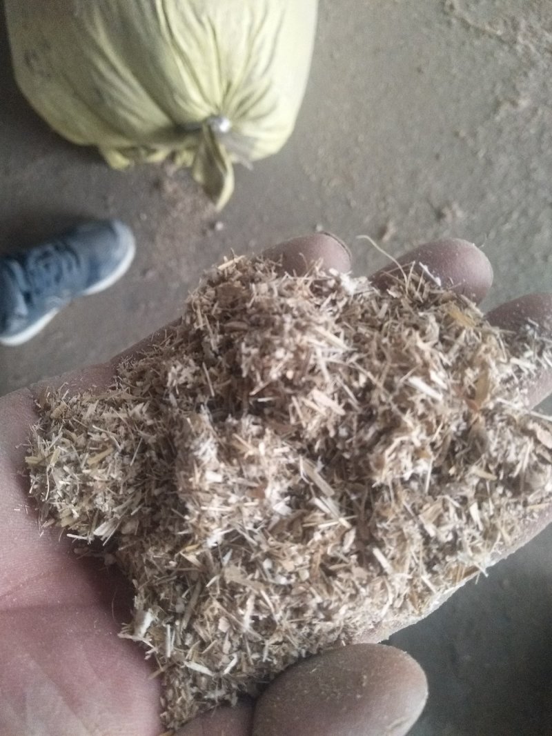 干玉米秸秆粉水分15个以下保过夏，无土无石