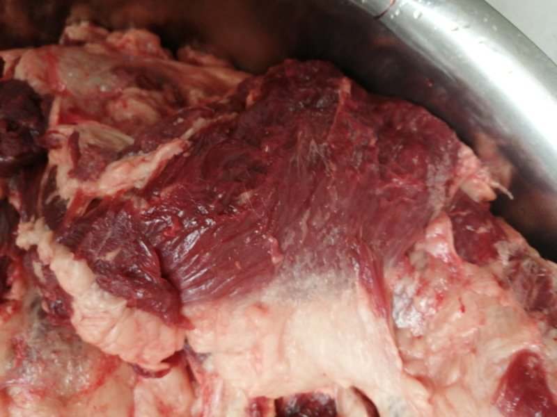 新鲜驴肉驴后腿肉水退毛带皮驴肉