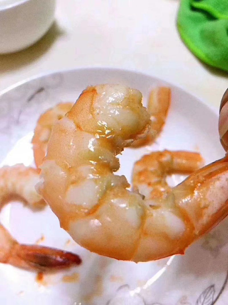 南美厄瓜多尔虾个头均匀，皮薄肉厚，多个规格