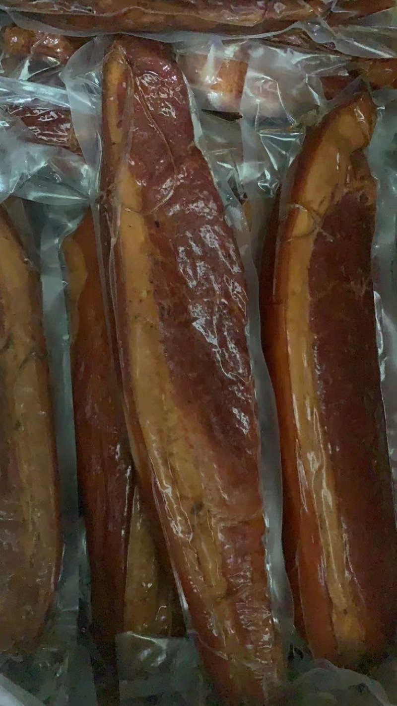 烟熏柴火腊肉二刀肉香肠前腿肉库房大量