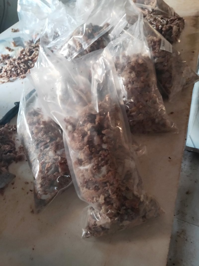 熟剔骨肉，刮骨肉。开袋即食，