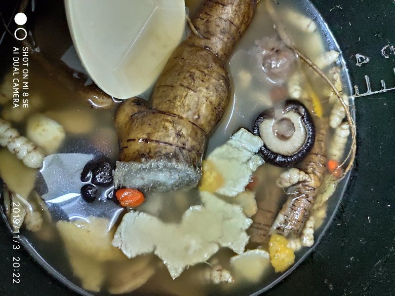 桂东深山天然野生葛根