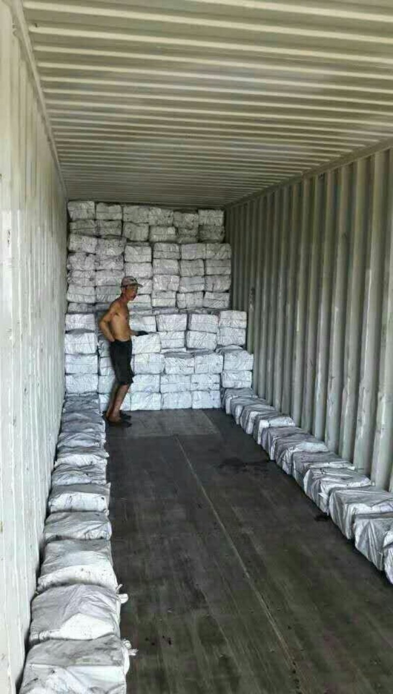 大量供应果木烧烤炭，木炭，青冈炭，烧烤取暖不炸火星。