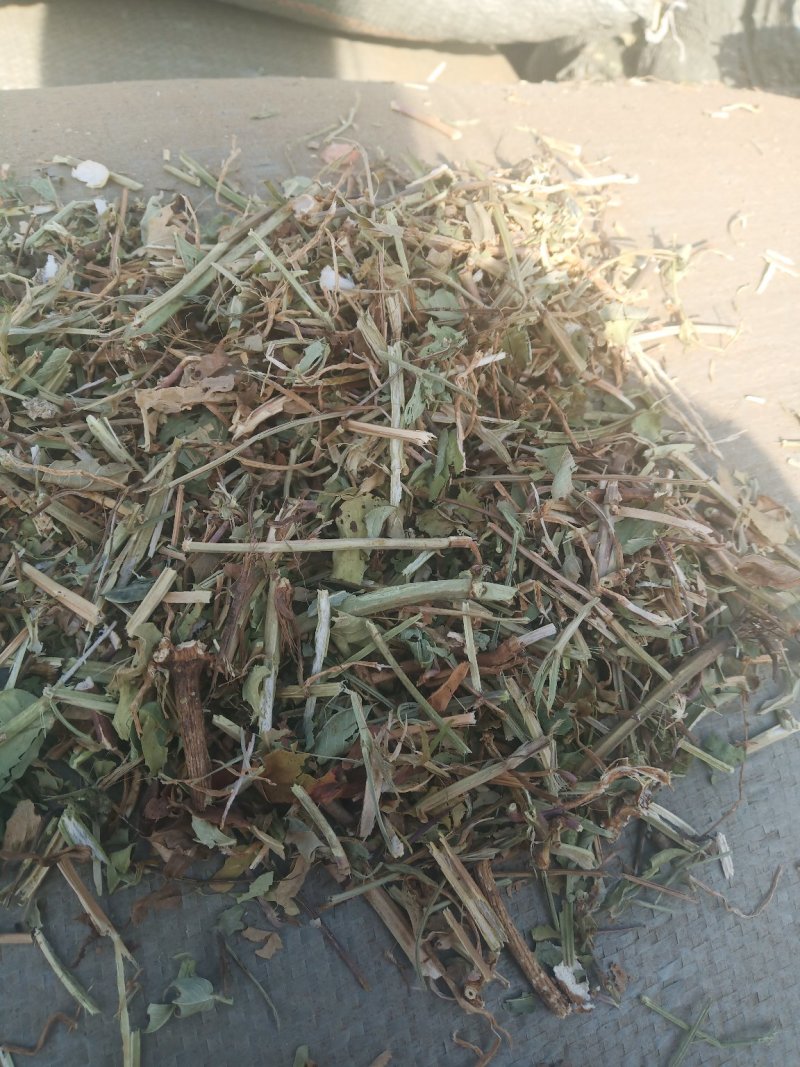 常年加工花生秧牛羊草料