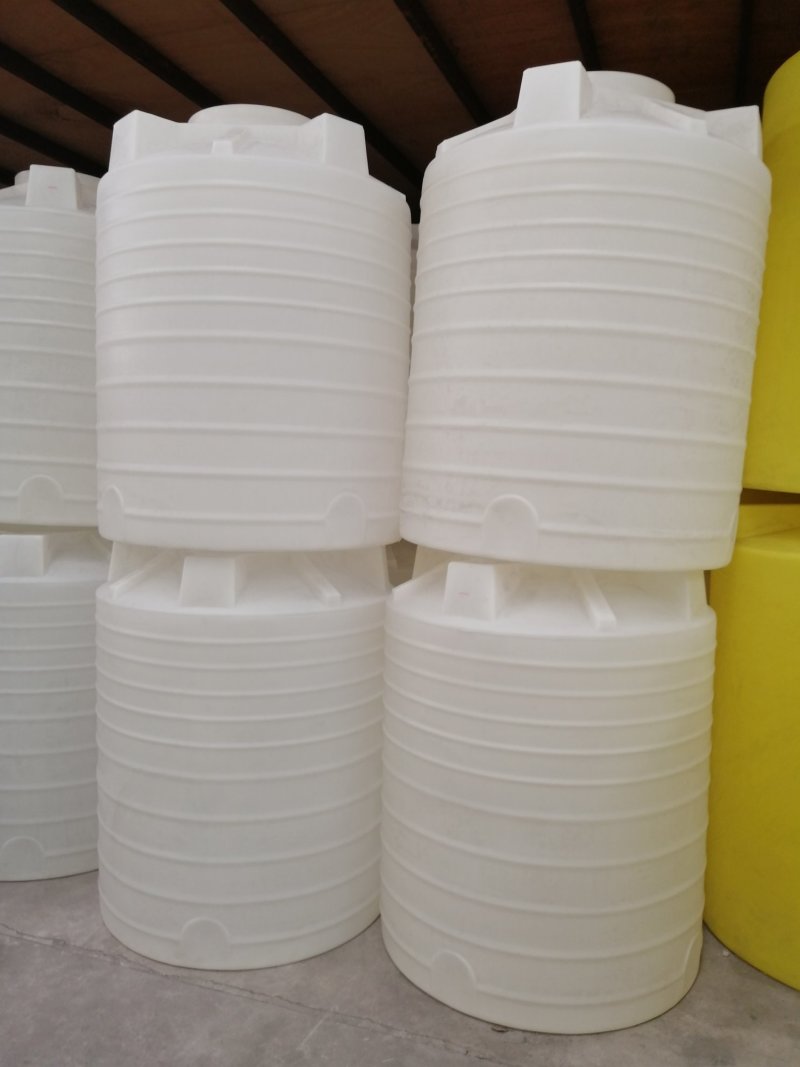 水箱，加药箱，锥底水箱，叉车桶，溶盐箱，卧式水箱