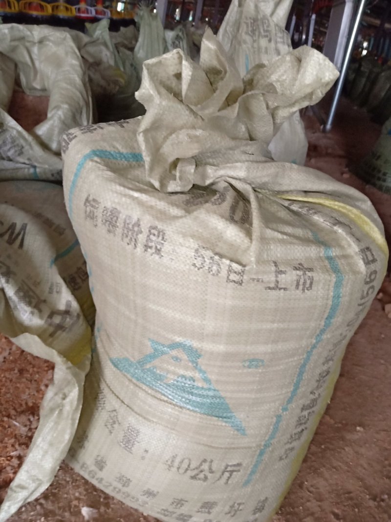 稻壳鸡粪，大量供应，提供物流配送欢迎种植大户联