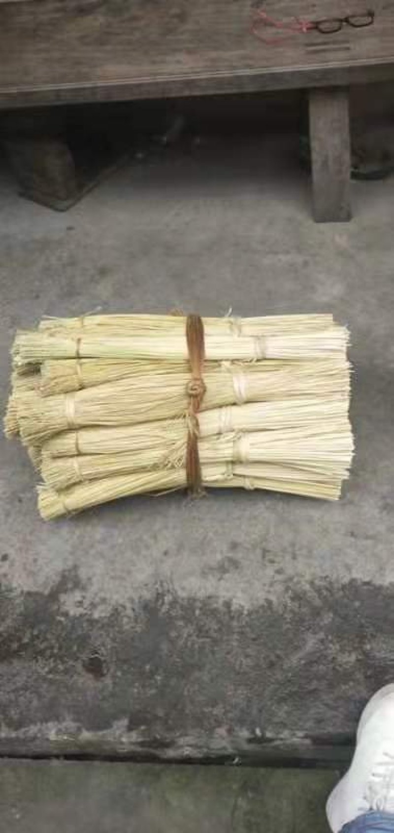 糯米草心很适合绑食品类的东西。