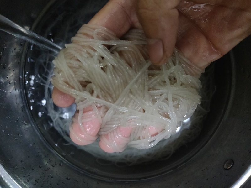 红薯粉条厂家直销品种多可定制宽度手续全质量好