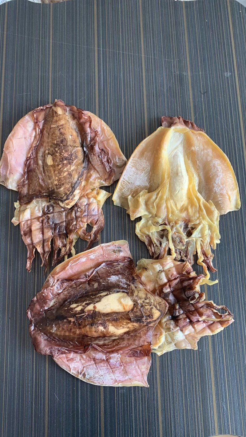 新鲜墨鱼干滋味鲜美煲汤烹饪