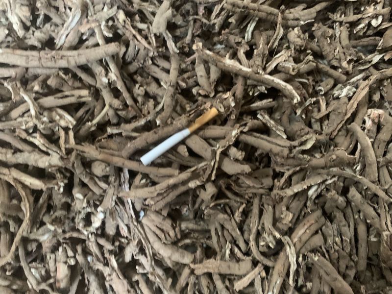 牡丹皮，货好量大，达到国家标准，制药厂投料
