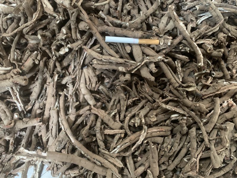 牡丹皮，货好量大，含量达标制药厂投料用。
