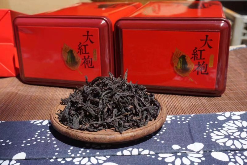 武夷岩茶浓香高山好茶铁罐装搭配手提袋
