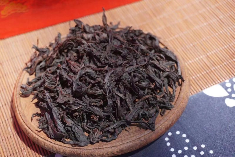 武夷岩茶浓香高山好茶铁罐装搭配手提袋