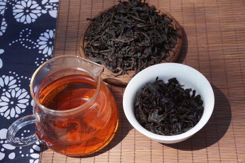武夷岩茶浓香高山好茶铁罐装搭配手提袋