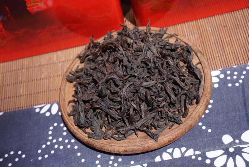 武夷岩茶浓香高山好茶铁罐装搭配手提袋