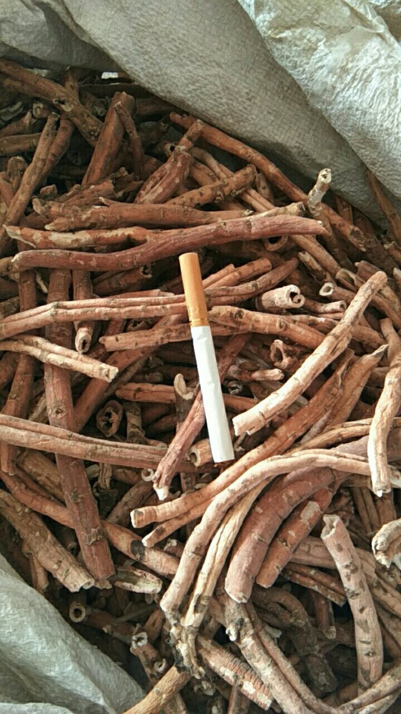 陕西产，牡丹皮个子，粉丹，黑丹