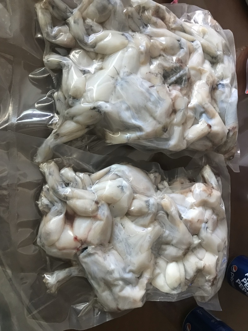 牛蛙冻品，前腿，后腿，整只都有，大中小规格，欢迎前来咨询