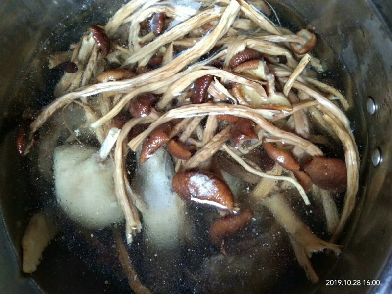食用菌干货剪根未开伞茶树菇