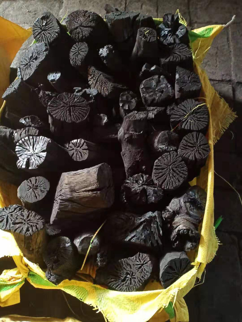 严冬御寒用荔枝木炭龙眠木关