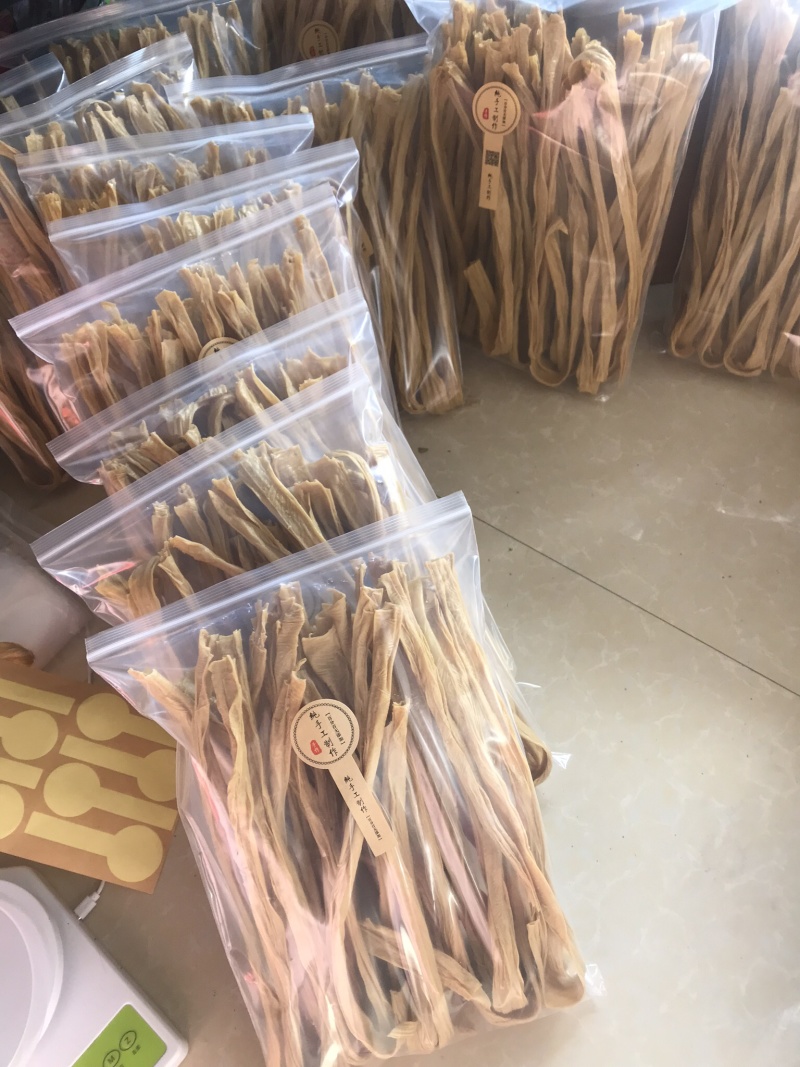 云南石屏俏花腰腐竹