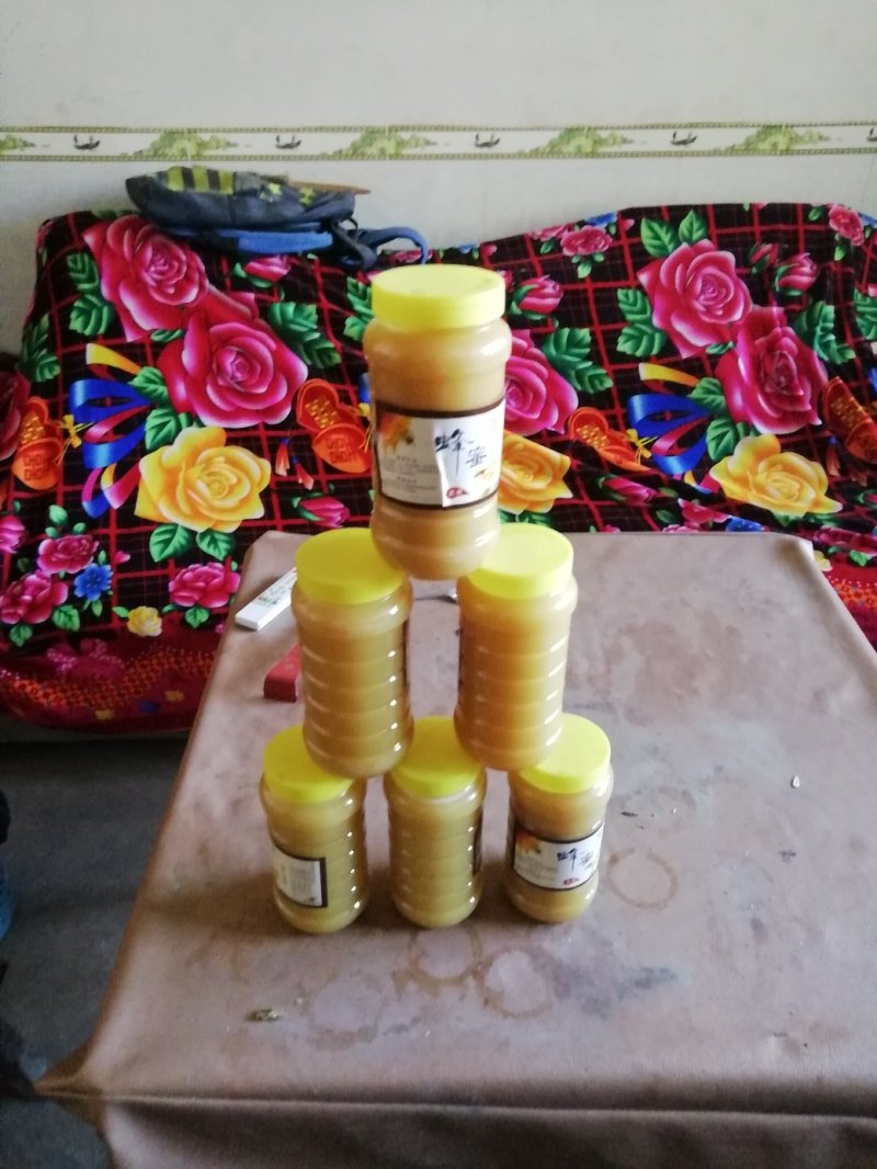 自己养的百花蜜，没有任何添加剂，可检测