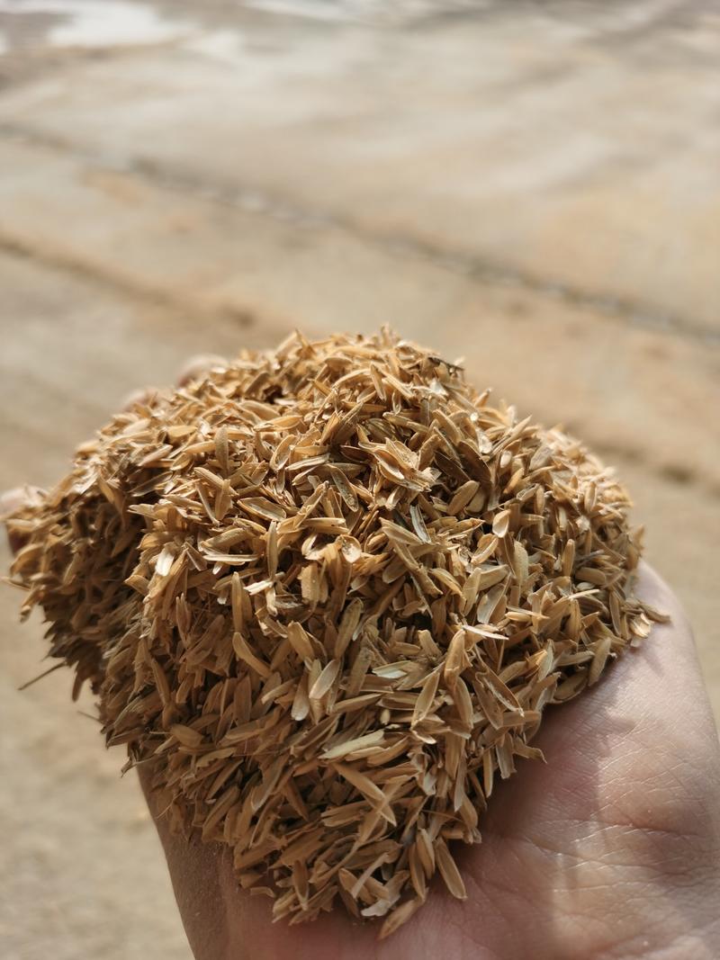 压缩稻壳，厂家直供，日产150吨左右，货源稳定。