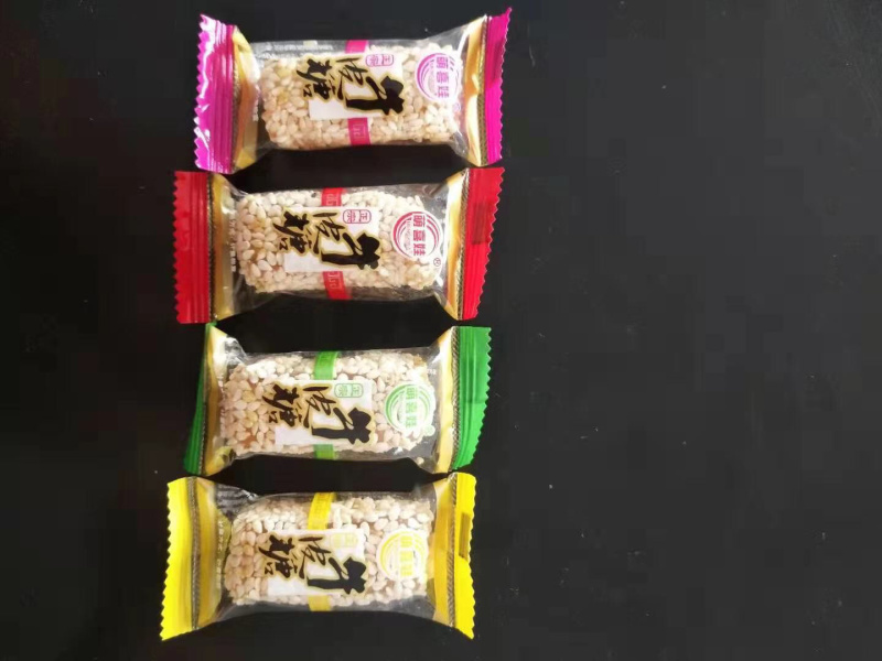 【推荐】厂家直发年货糖果芝麻牛皮糖一箱30斤糖果店货源