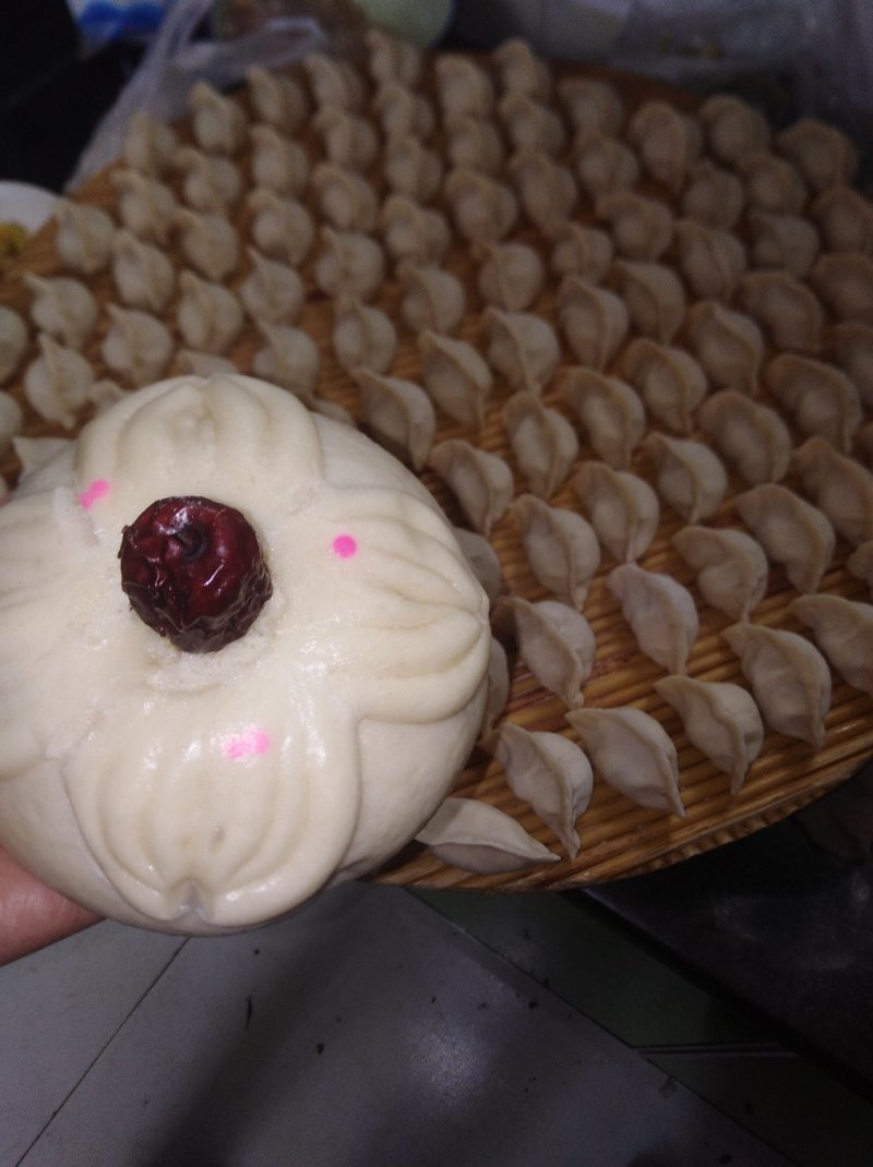 春小麦面粉，麦香味重，筋道，无任何添加剂