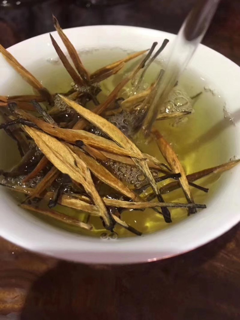 云南滇红茶新茶红茶凤庆大金针