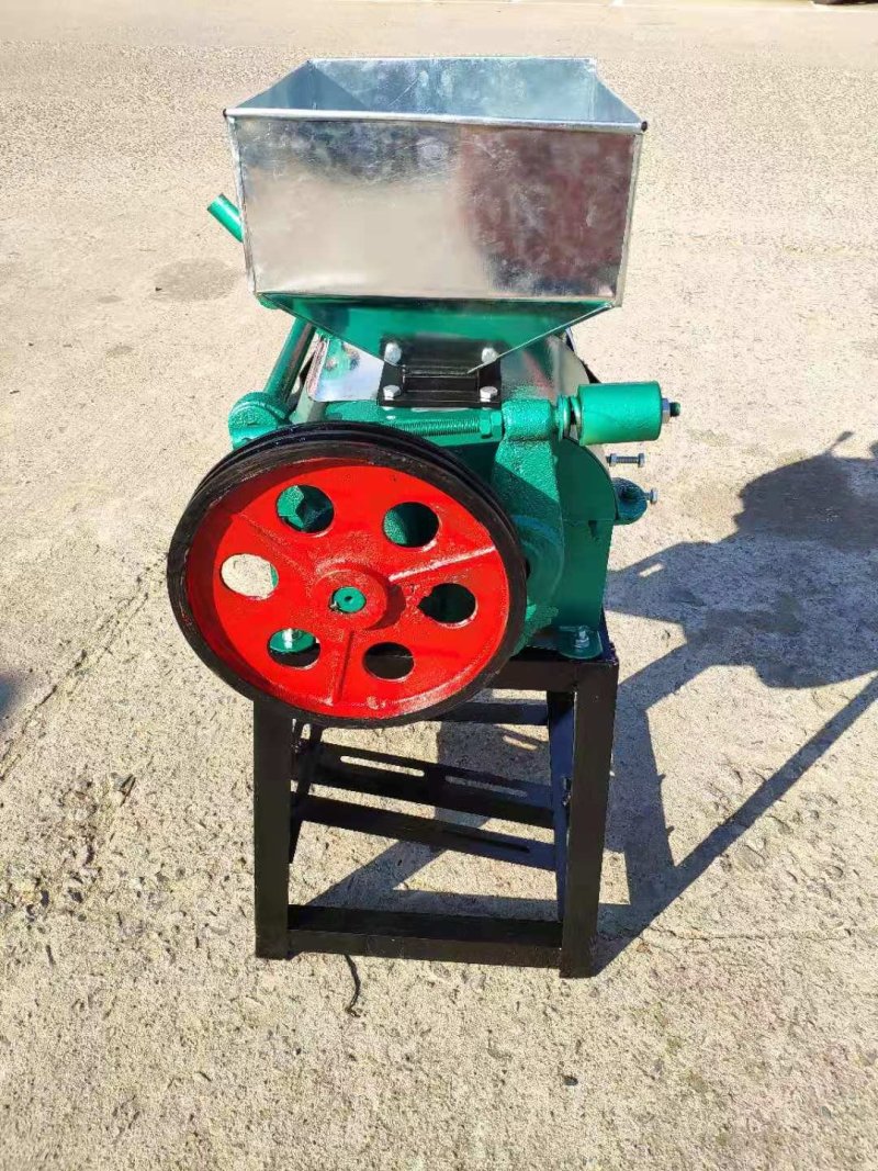 压扁粉碎机玉米高粱破碎机花生碎燕麦压片机对辊大豆挤扁机