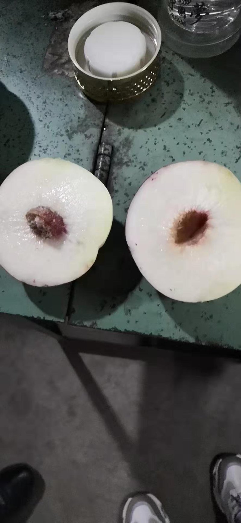 映霜红桃大量上市，口感脆甜，要的联系我。