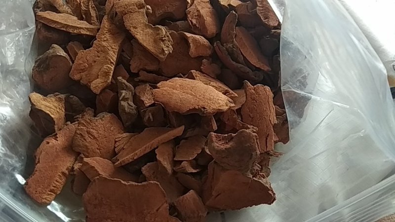 野生土茯苓，红色白色都有