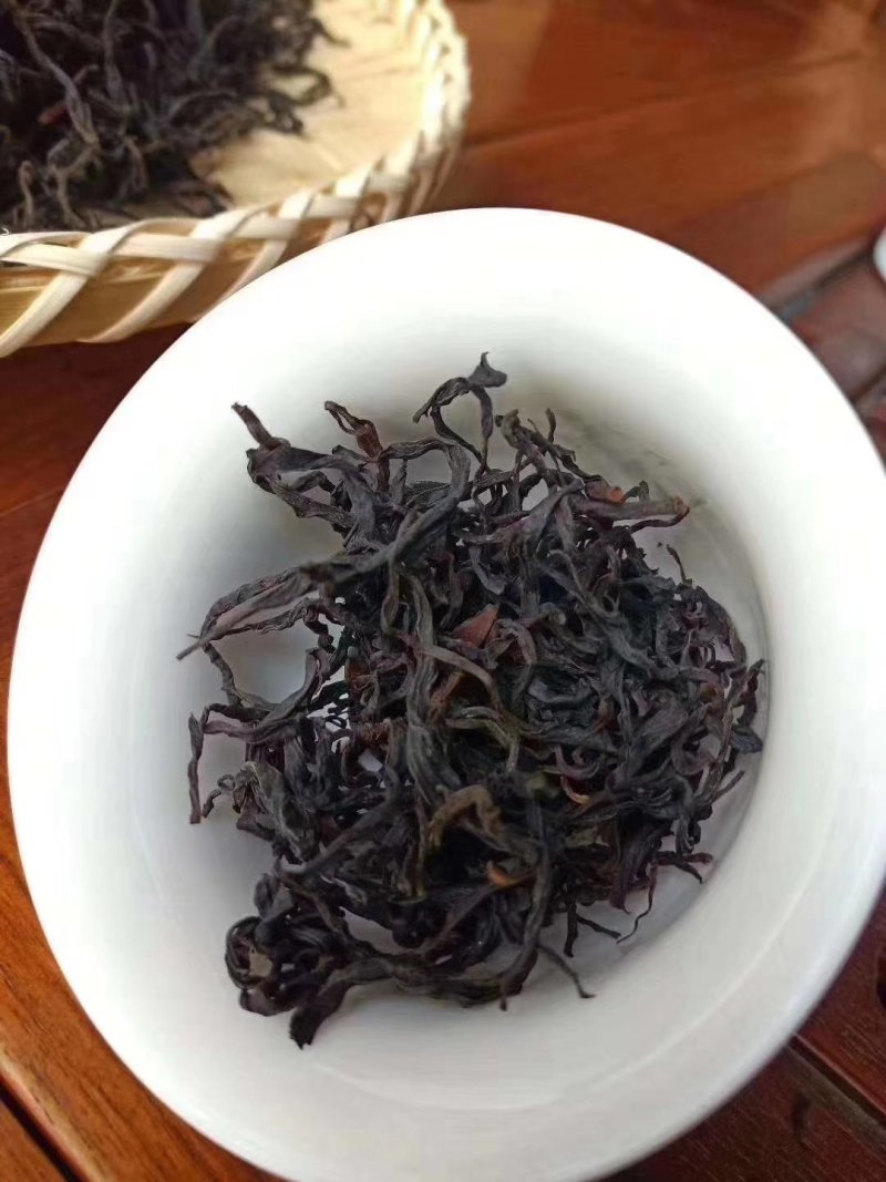 云南凤庆野生古树红百年野韵一件包邮