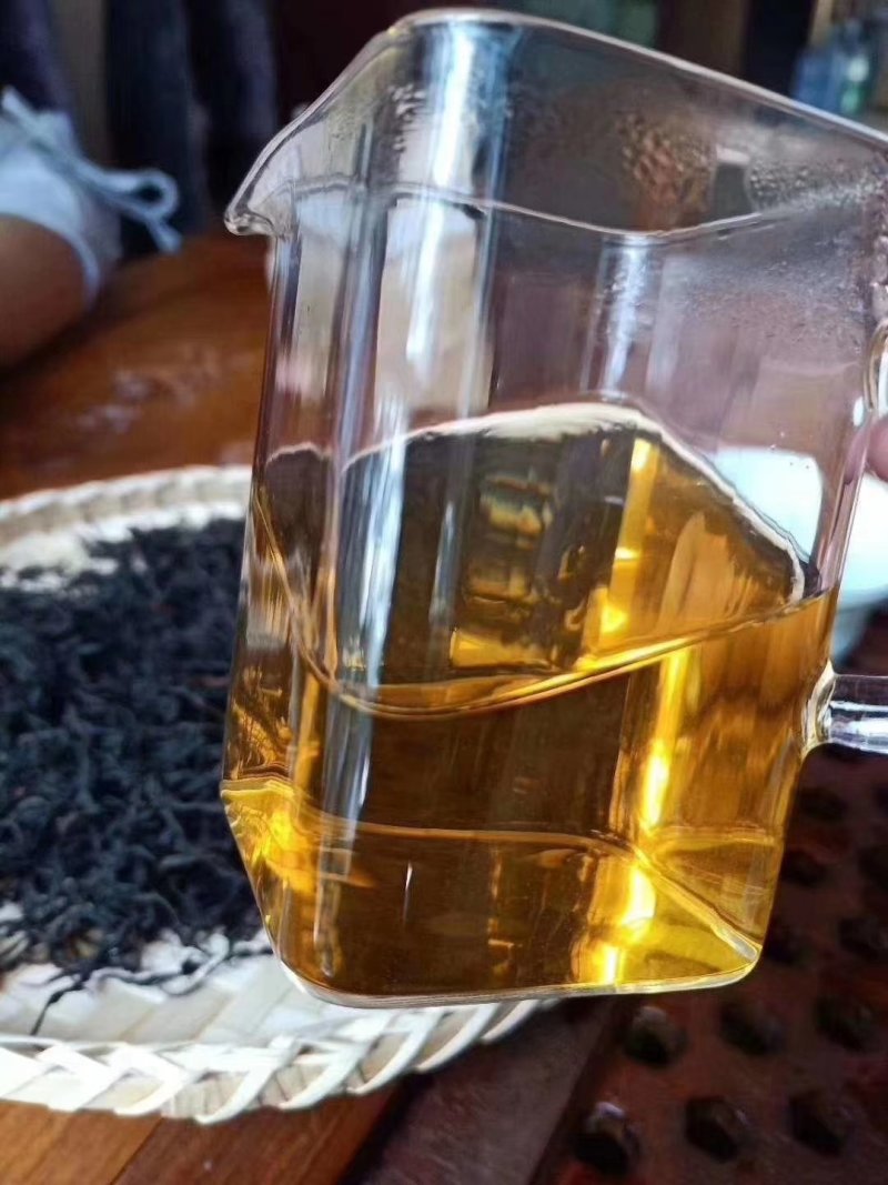 云南凤庆野生古树红百年野韵一件包邮