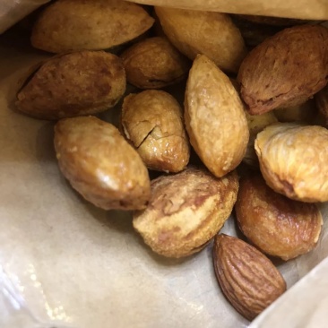 纸皮巴旦木新疆特产龙果奶油味零食250g