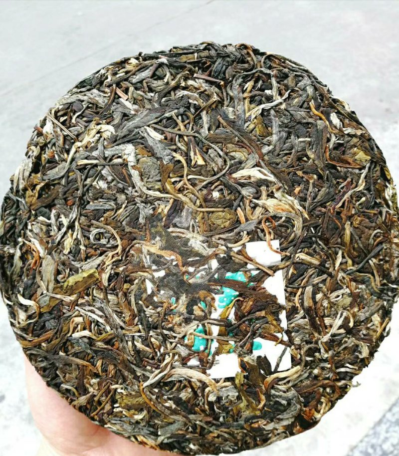 霸王青饼班章生态古茶18年勐海易武正山古树茶普洱茶生茶