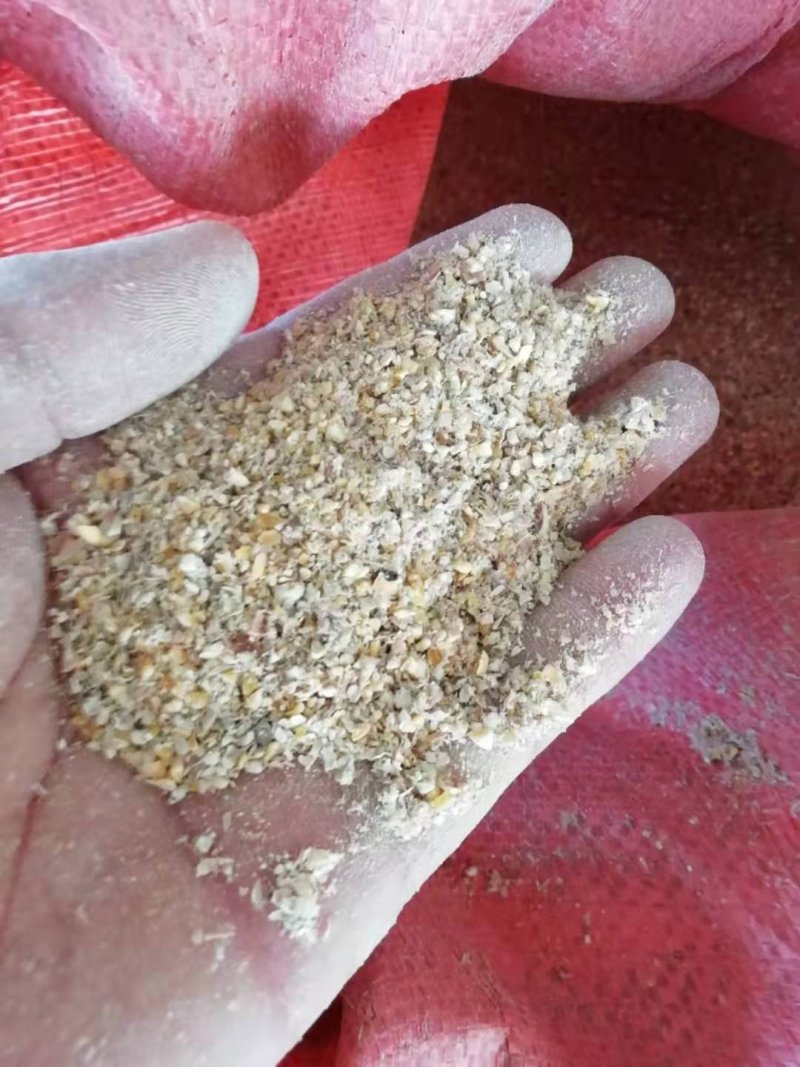 绿色生态养殖而且低成本，当然选择我厂的袋装发酵豆腐渣，