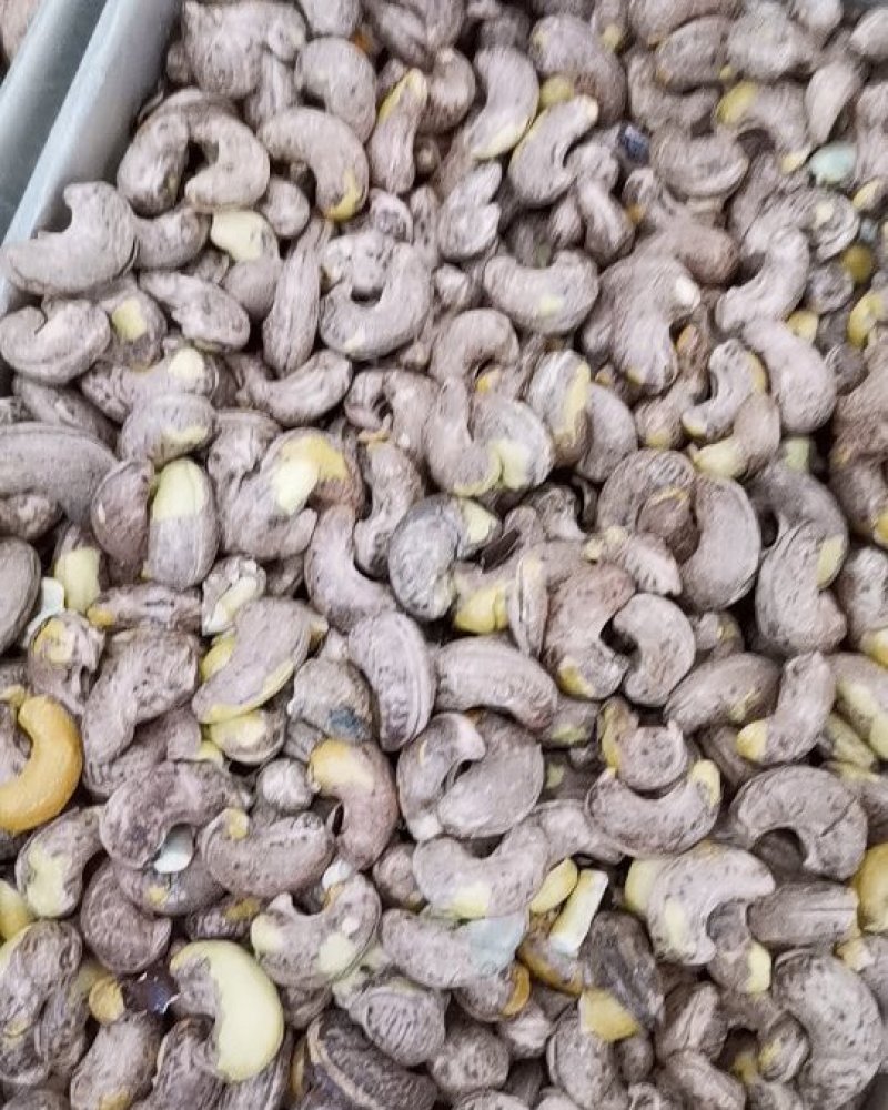 A190紫衣炭烤熟腰果桶装特大腰果年货干果越南腰果