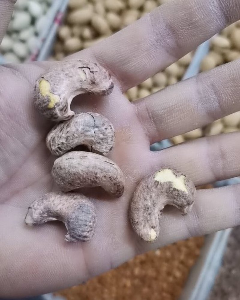 A190紫衣炭烤熟腰果桶装特大腰果年货干果越南腰果