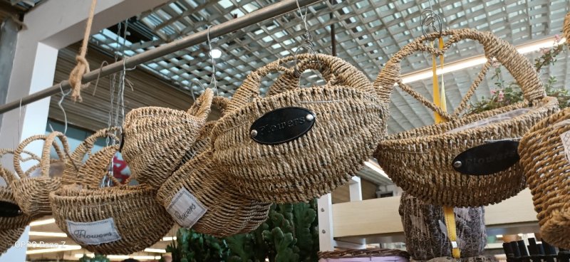 云南编织花篮品种多质量好可装杂物和鲜花可定做