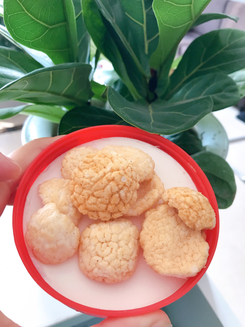 爆款美味香酥椒盐味年糕片桶装