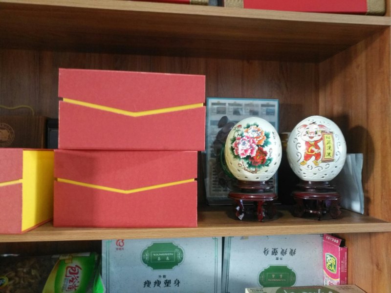 鸵鸟蛋牧场天天现产蛋直供2颗起拍鸵鸟蛋雕礼盒