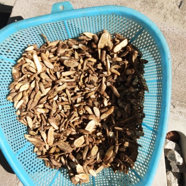 铁扫把，万丈深，