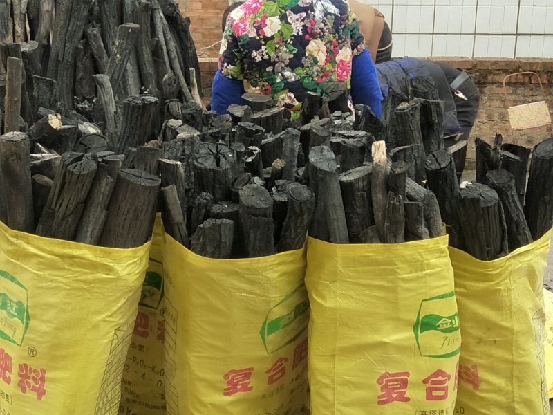 本产品适合烧烤，取暖，做饭，深受大家欢迎采购
