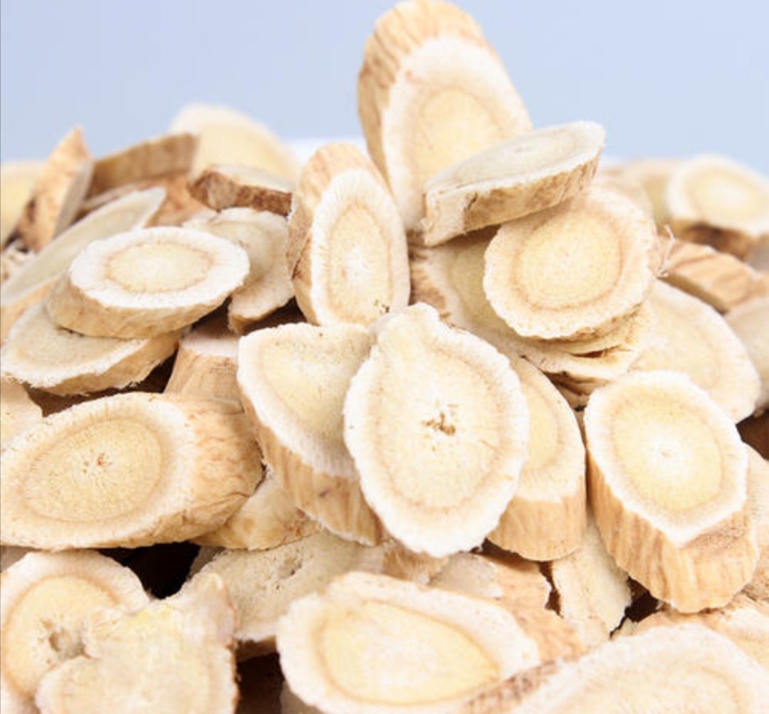 黄芪与黄芩药材对比图