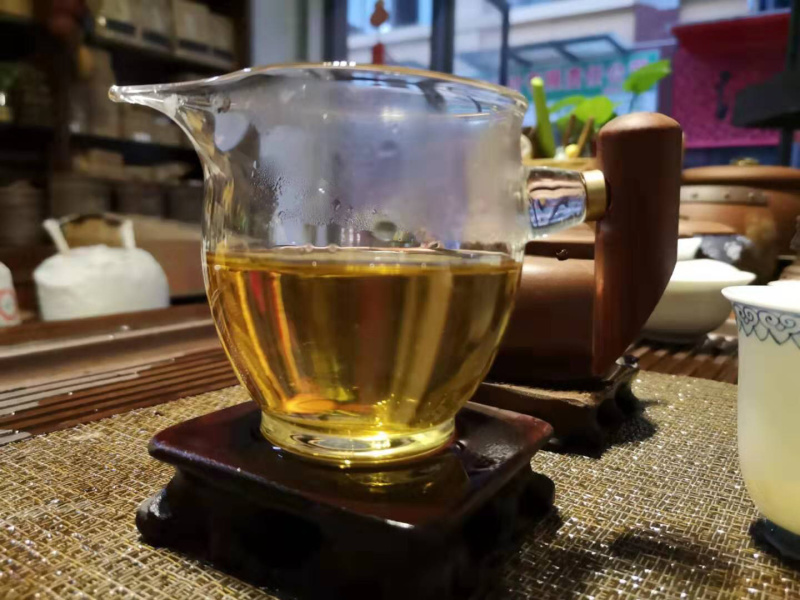 2020年六堡霜降中叶茶