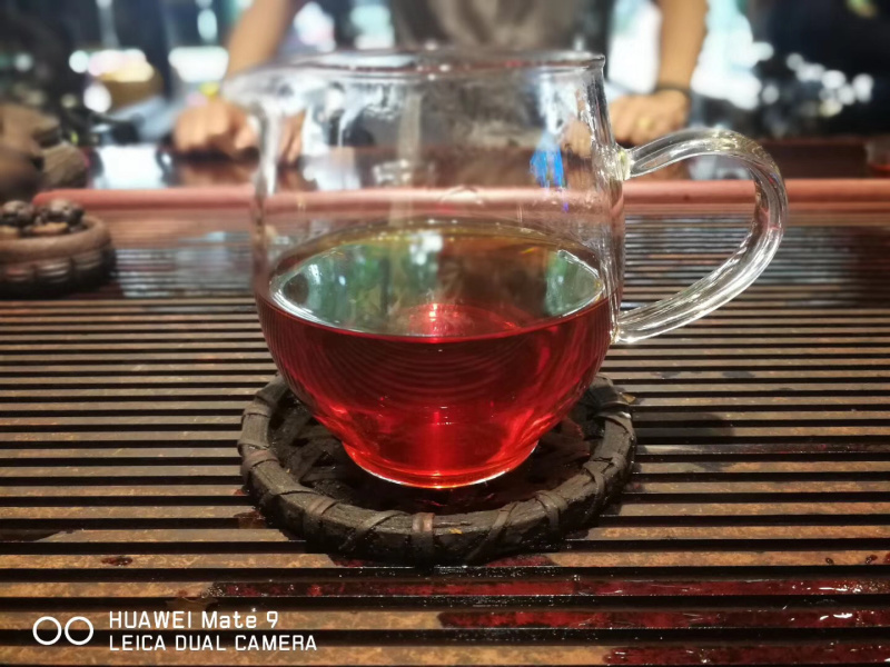 2010年六堡霜降中叶茶